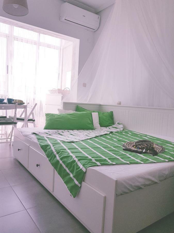 Cosy Studio Apartment In Torrevieja Kültér fotó