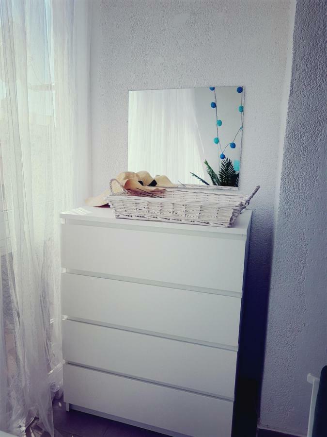 Cosy Studio Apartment In Torrevieja Kültér fotó
