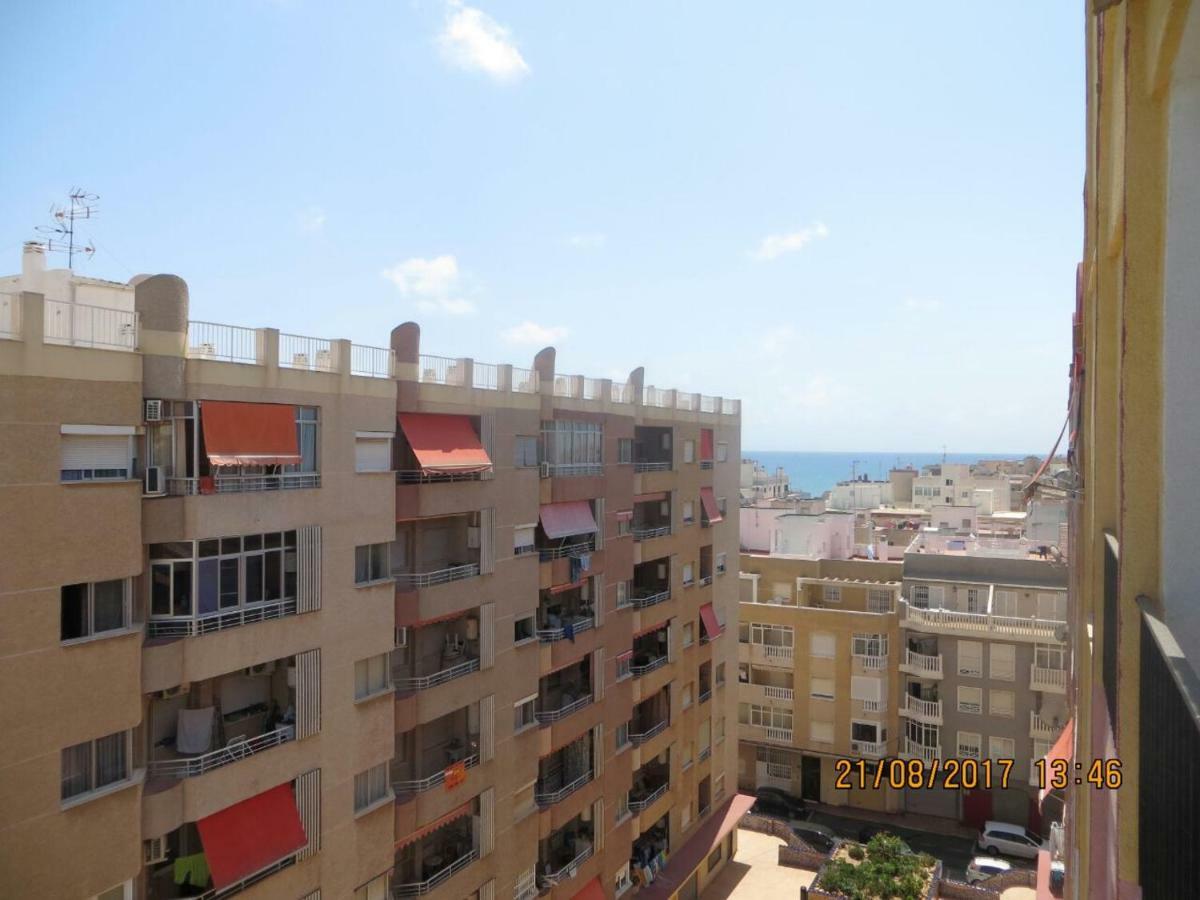 Cosy Studio Apartment In Torrevieja Kültér fotó