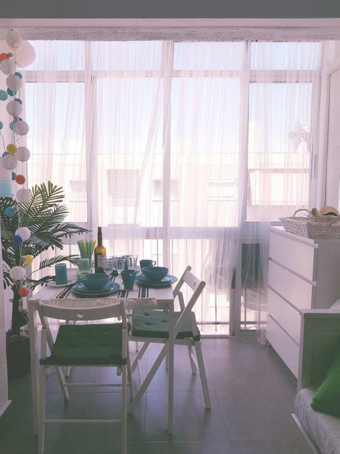 Cosy Studio Apartment In Torrevieja Kültér fotó